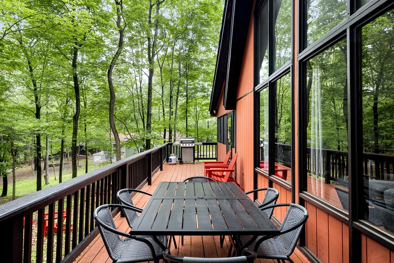 Cabins (United States of America, Hedgesville, West Virginia)
