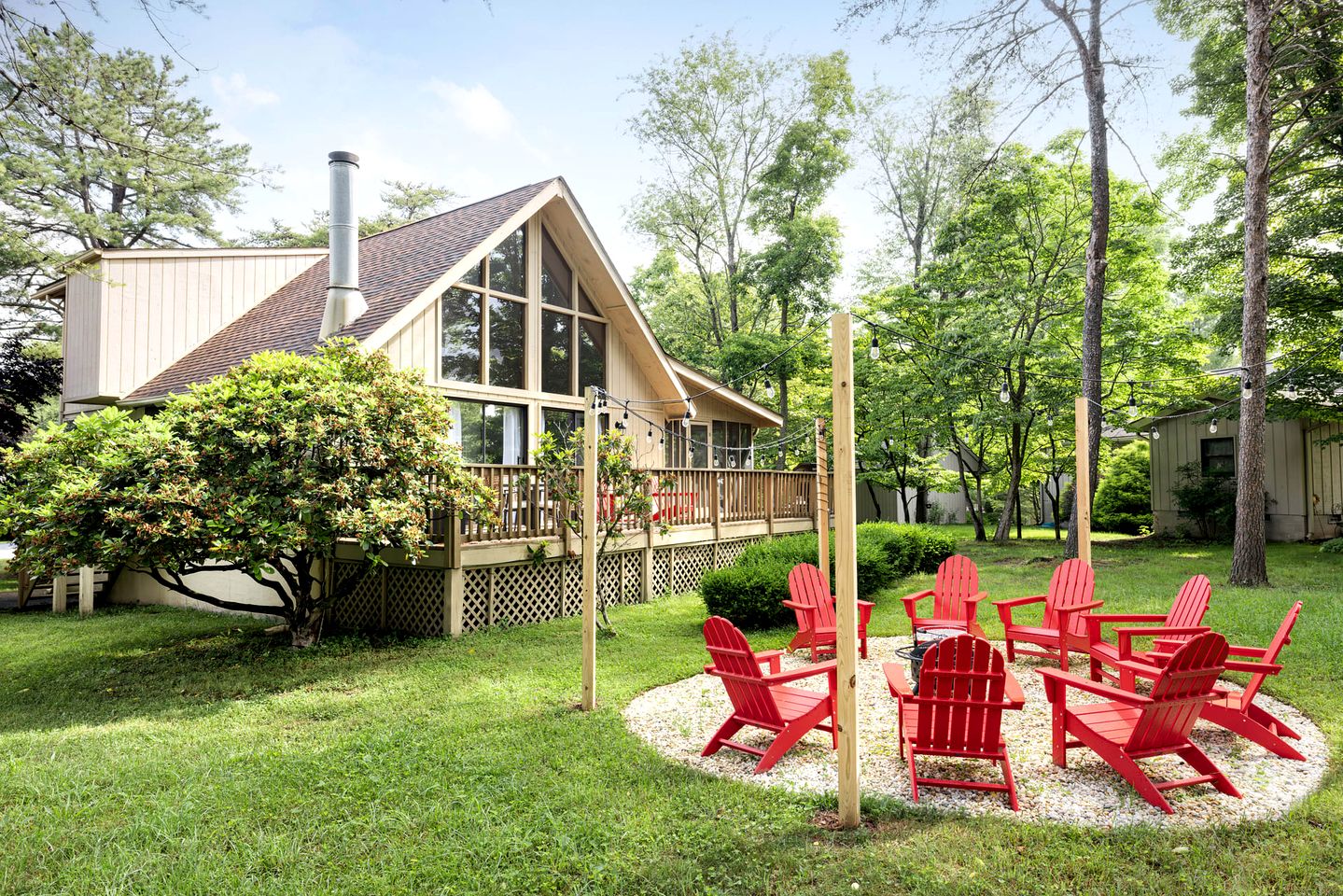 Pet Friendly A-frame with Hot-tub in Hedgesville, West Virginia