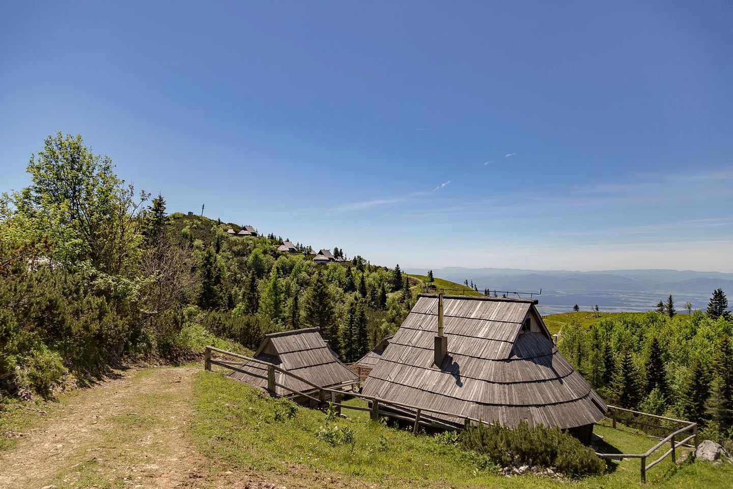 Cabins (Kamnik, Upper Carniola, Slovenia)