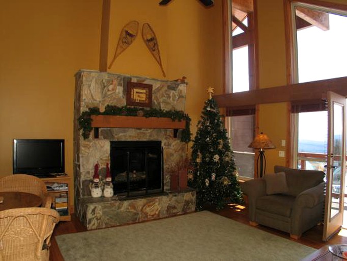 Cabins (Beaverdell, British Columbia, Canada)