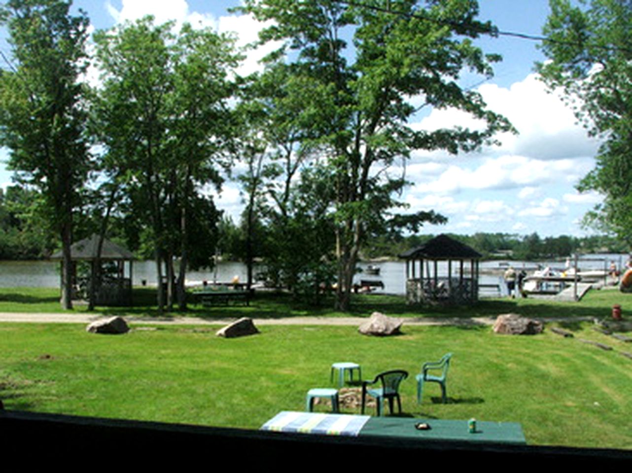 Cottages (Callander, Ontario, Canada)