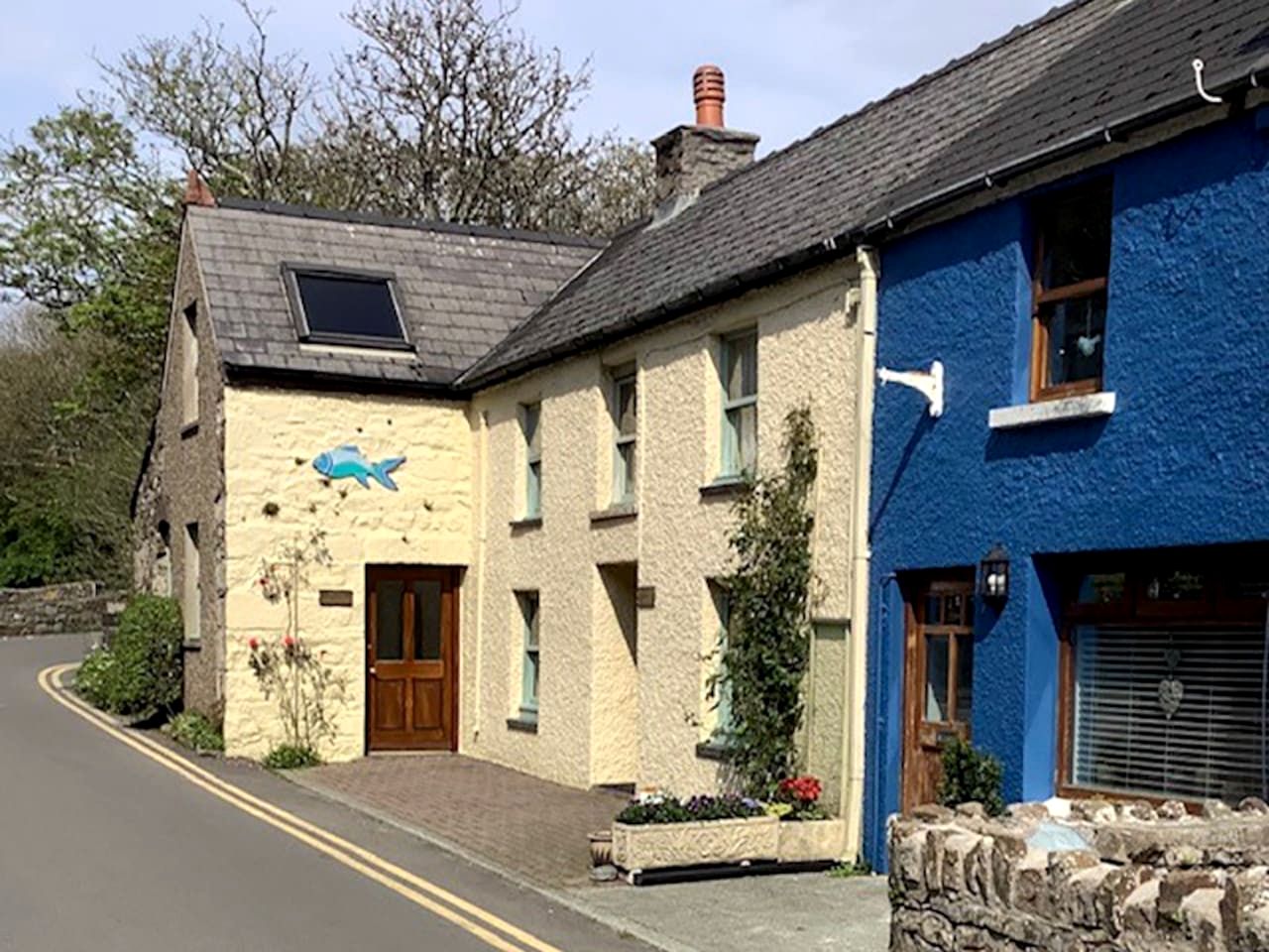 Charming Heritage Cottage with Coastal Patio near Solva Harbour, Pembrokeshire