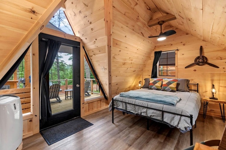A-Frames (United States of America, Oxford, Maine)
