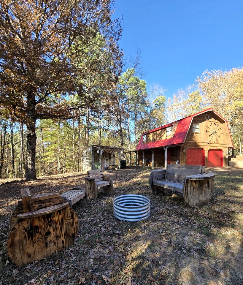Barns (United States of America, Warlock, Texas)