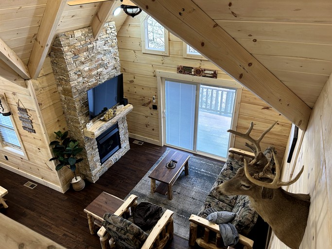 Charming Cabin with Hot-tub and Stunning Views in Campbellsville, Kentucky
