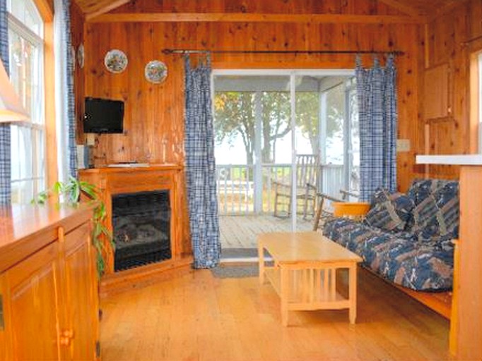 Cabins (Tilghman Island, Maryland, United States)