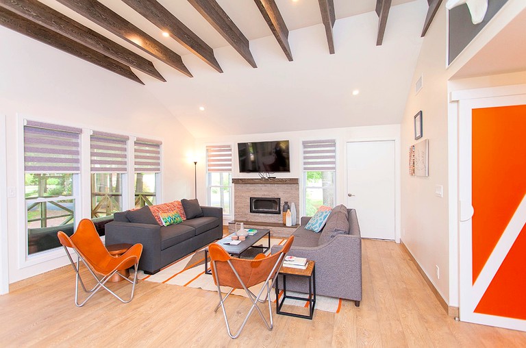 Vacation Rentals (Lakeville, Connecticut, United States)