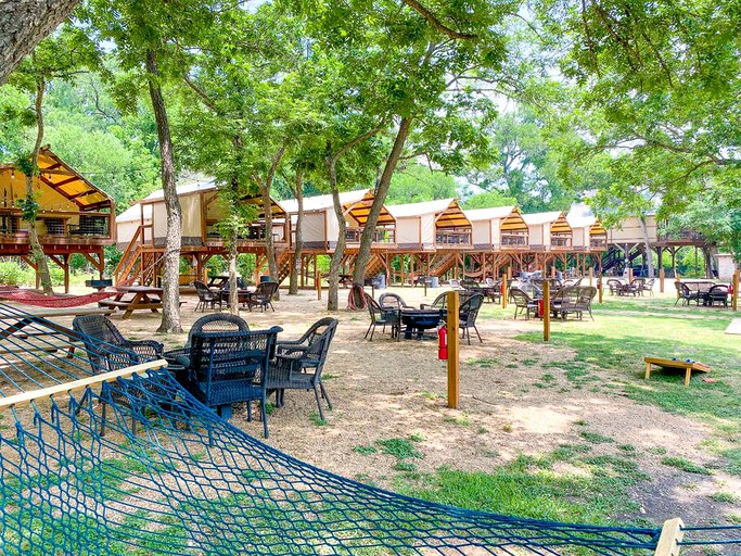 Cabins (United States of America, Seguin, Texas)