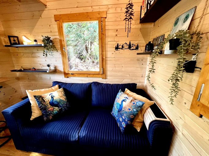 Vacation Rentals (Canada, --, --)