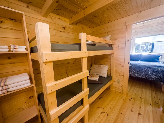 Cabins (United States of America, Steuben, Maine)
