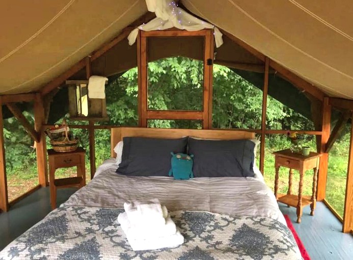 Tented Cabins (Wells, Vermont, United States)