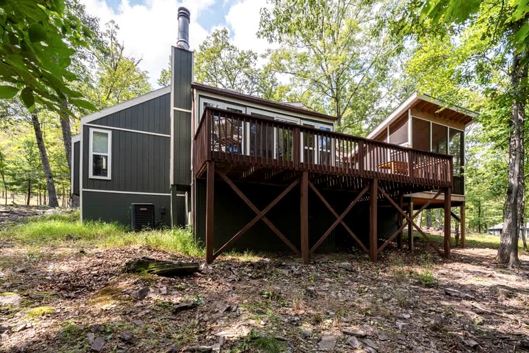 Cabins (United States of America, Hedgesville, West Virginia)