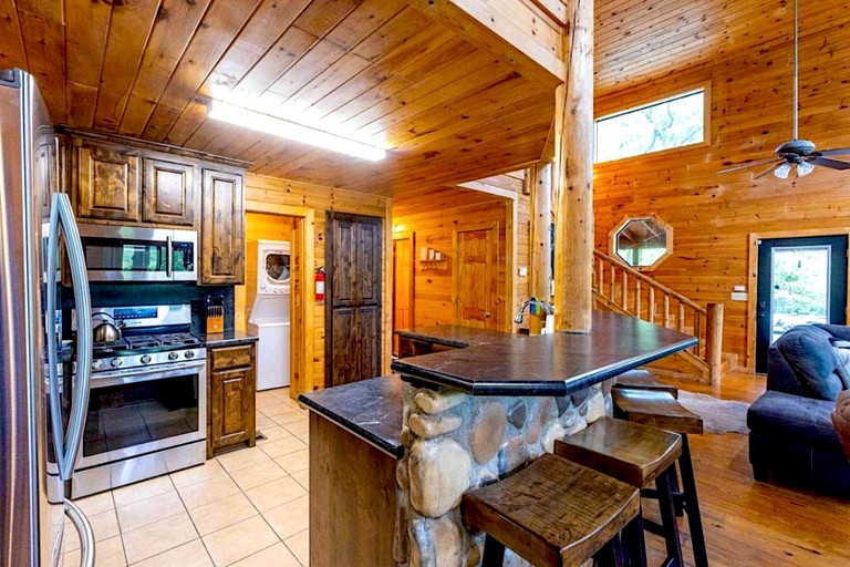 Log Cabins (United States of America, Broken Bow, Oklahoma)