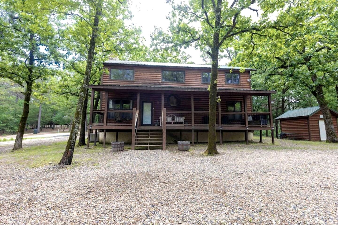 Log Cabins (United States of America, Broken Bow, Oklahoma)
