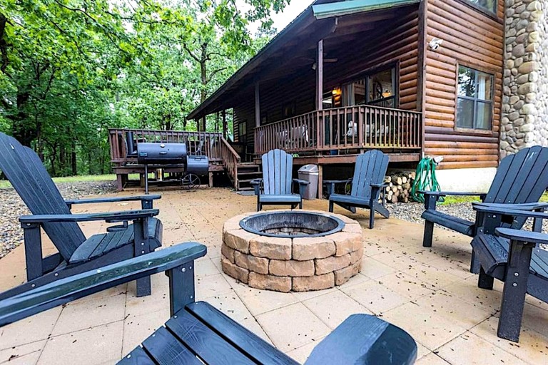 Log Cabins (United States of America, Broken Bow, Oklahoma)