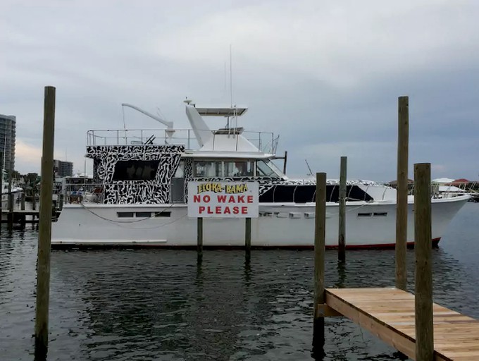 Boats & Floating Homes (Orange Beach, Alabama, United States)