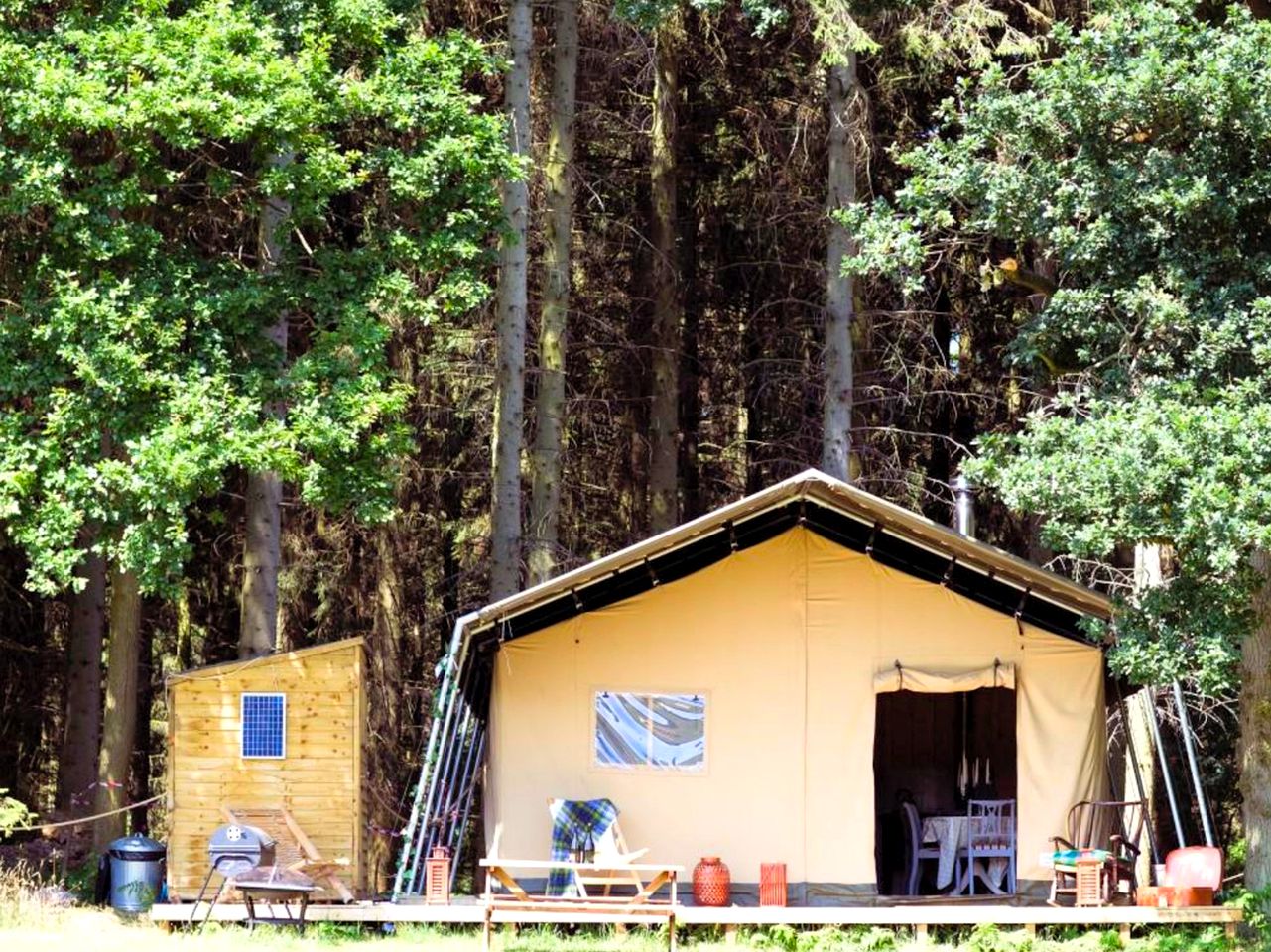 Safari Tents (Bedale, England, United Kingdom)