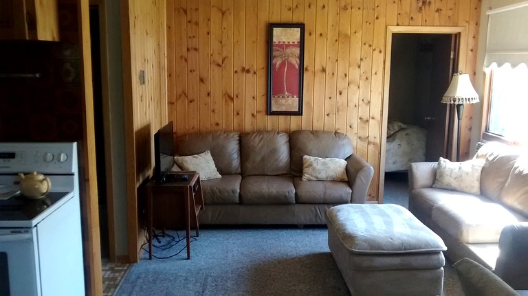Cottages (Callander, Ontario, Canada)