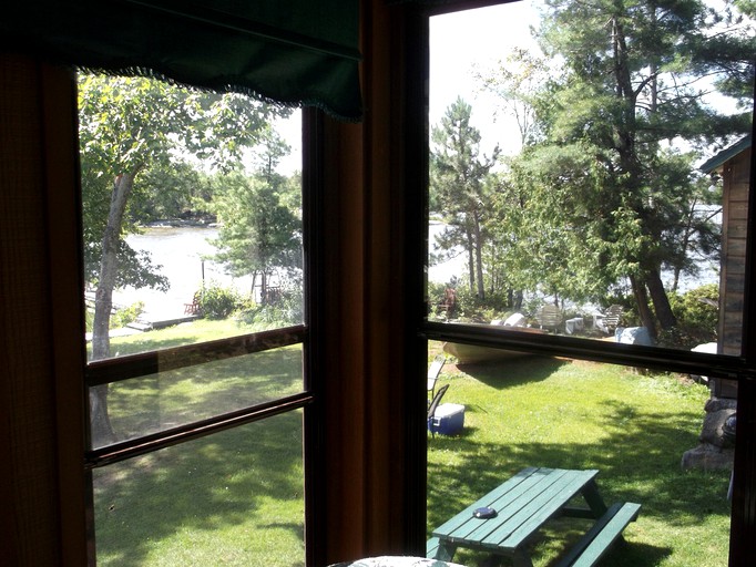 Cottages (Callander, Ontario, Canada)