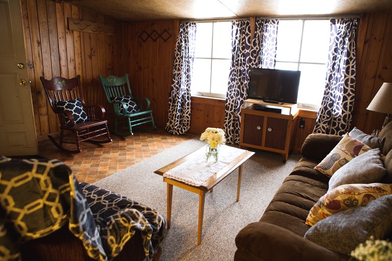 Cabins (Ashland, Wisconsin, United States)