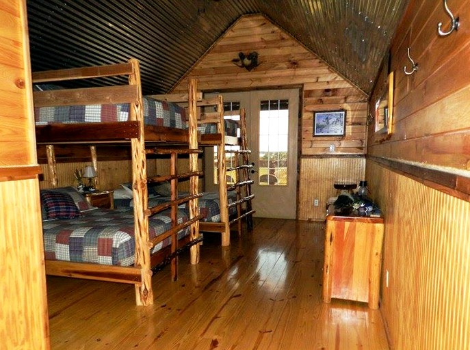 Nature Lodges (Quinlan, Texas, United States)