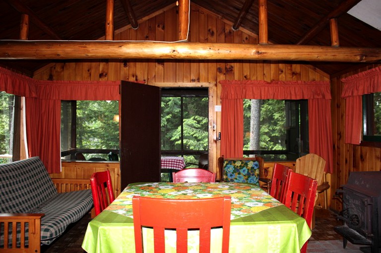 Cabins (Saranac Lake, New York, United States)