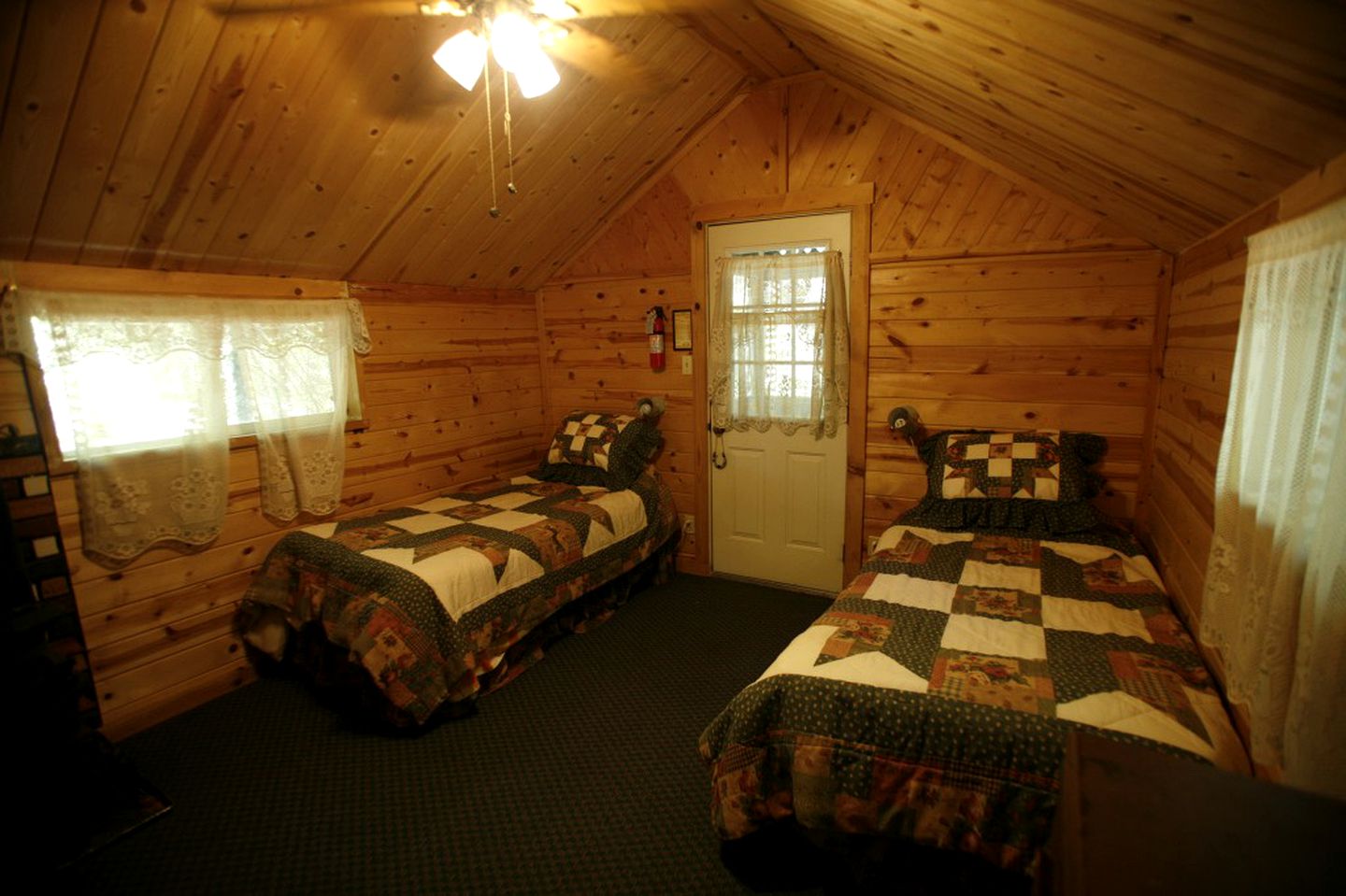 Cozy Family Cabin Rental near Trinity Alps (Trinity Center, California, United States)