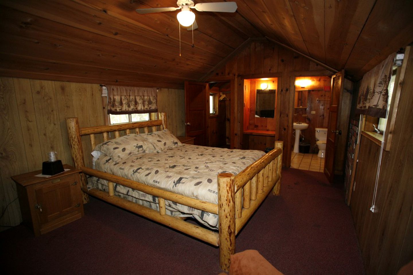 Cabins (Trinity Center, California, United States)