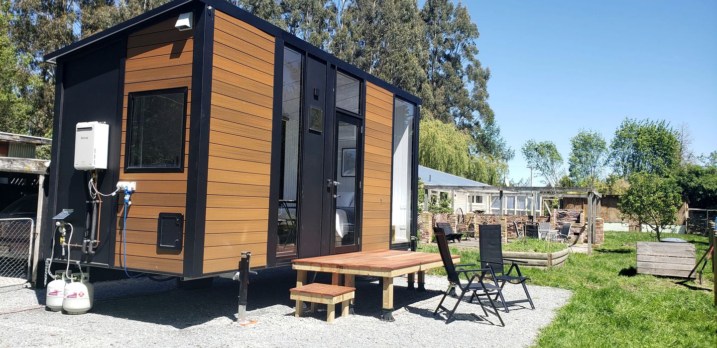 Waitahuna Countryside Retreat: Tiny House Escape with Scenic Views