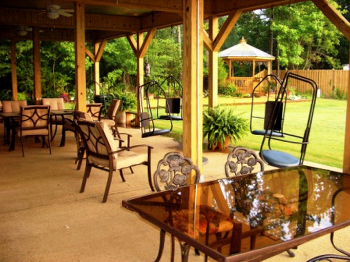 Nature Lodges (Bruce, Mississippi, United States)