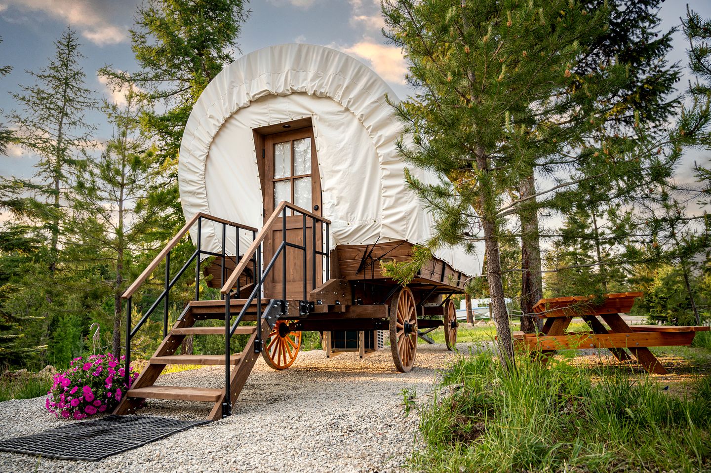 Charming Idaho Glamping Wagon with AC, Fire Pit & Breakfast | Bonners Ferry Escape
