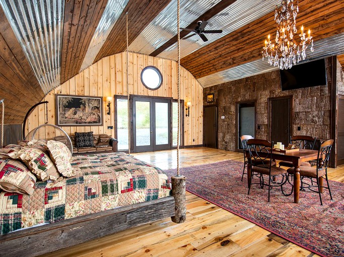 Cabins (Sugar Grove, North Carolina, United States)