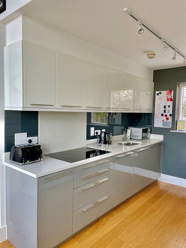 Vacation Rentals (United Kingdom, --, --)