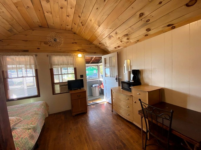 Cottages (United States of America, Northwood, New Hampshire)