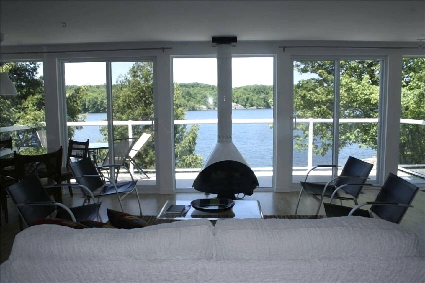 Cottages (Canada, Godfrey, Ontario)