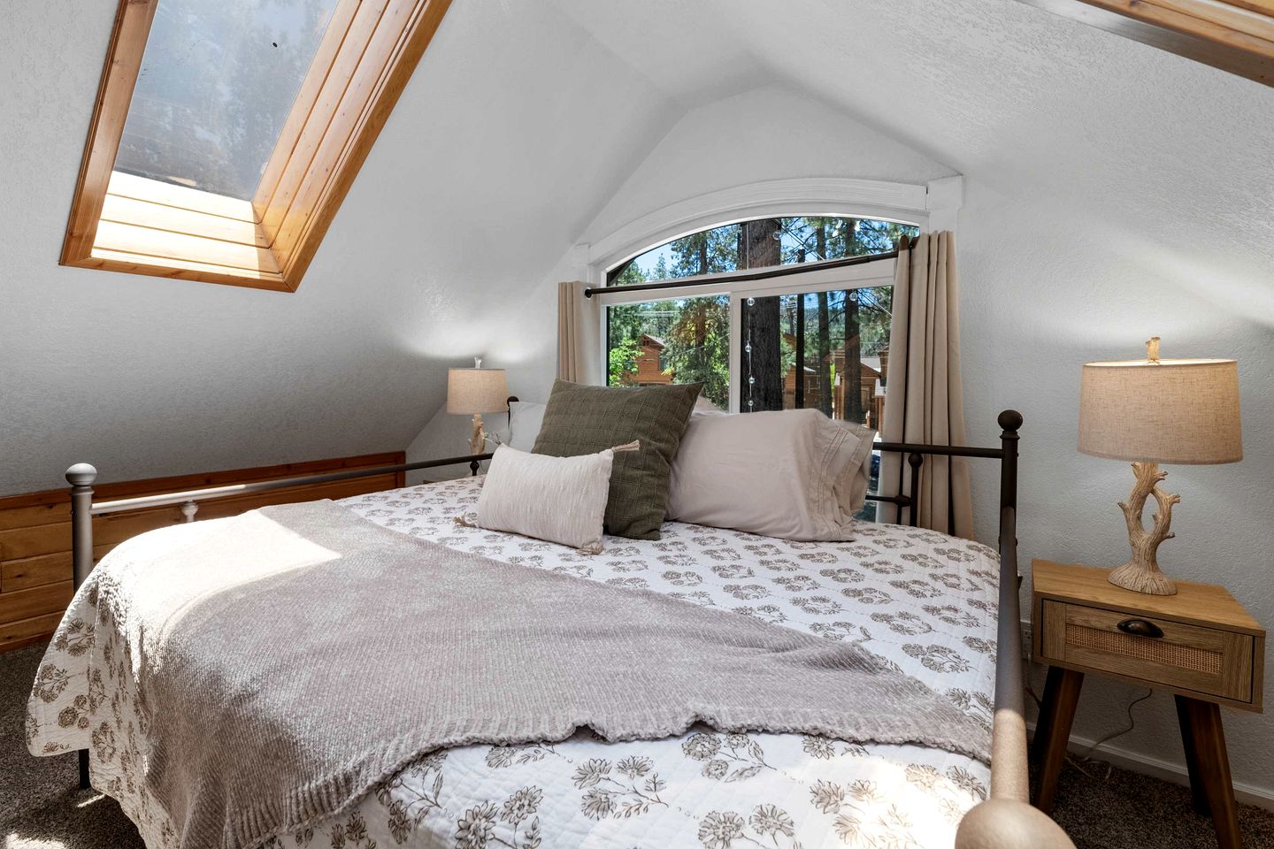 Secluded Mountain Getaway with Fireplace & Adventure Nearby in Big Bear Lake, California