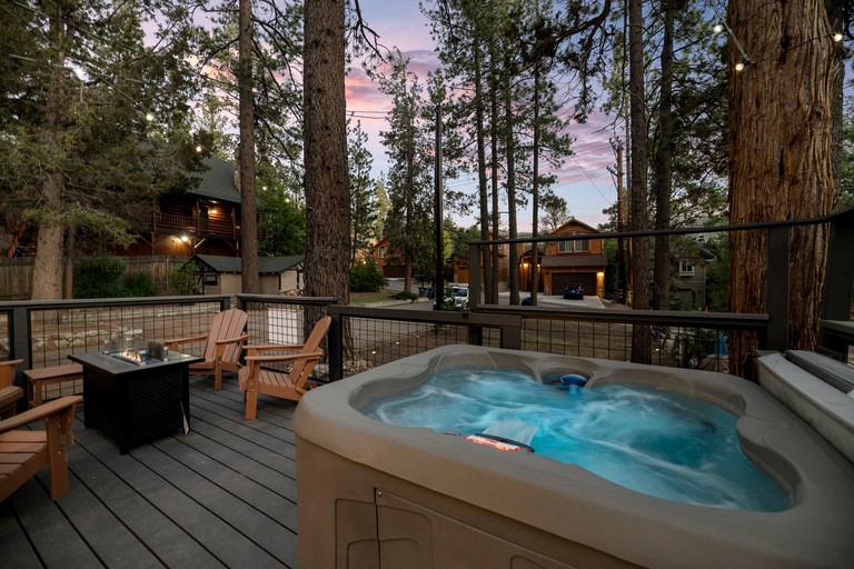 Cabins (United States of America, Big Bear Lake, California)