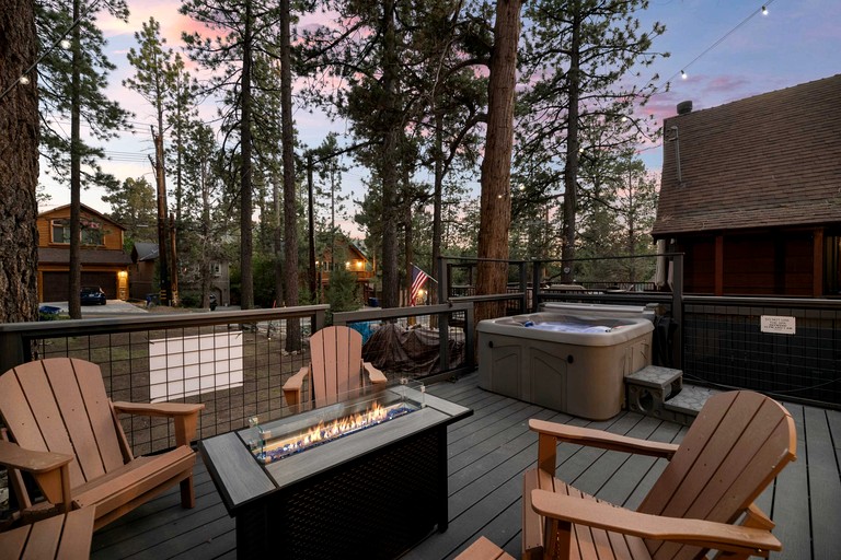 Cabins (United States of America, Big Bear Lake, California)