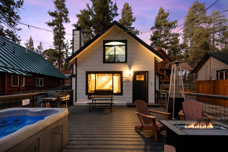 Cabins (United States of America, Big Bear Lake, California)