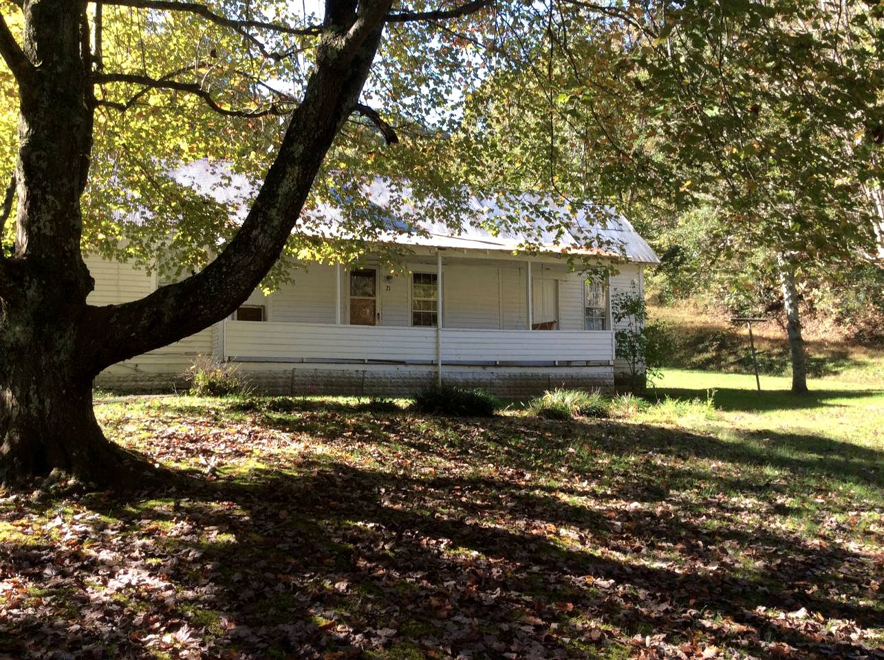 Cottages (Clendenin, West Virginia, United States)