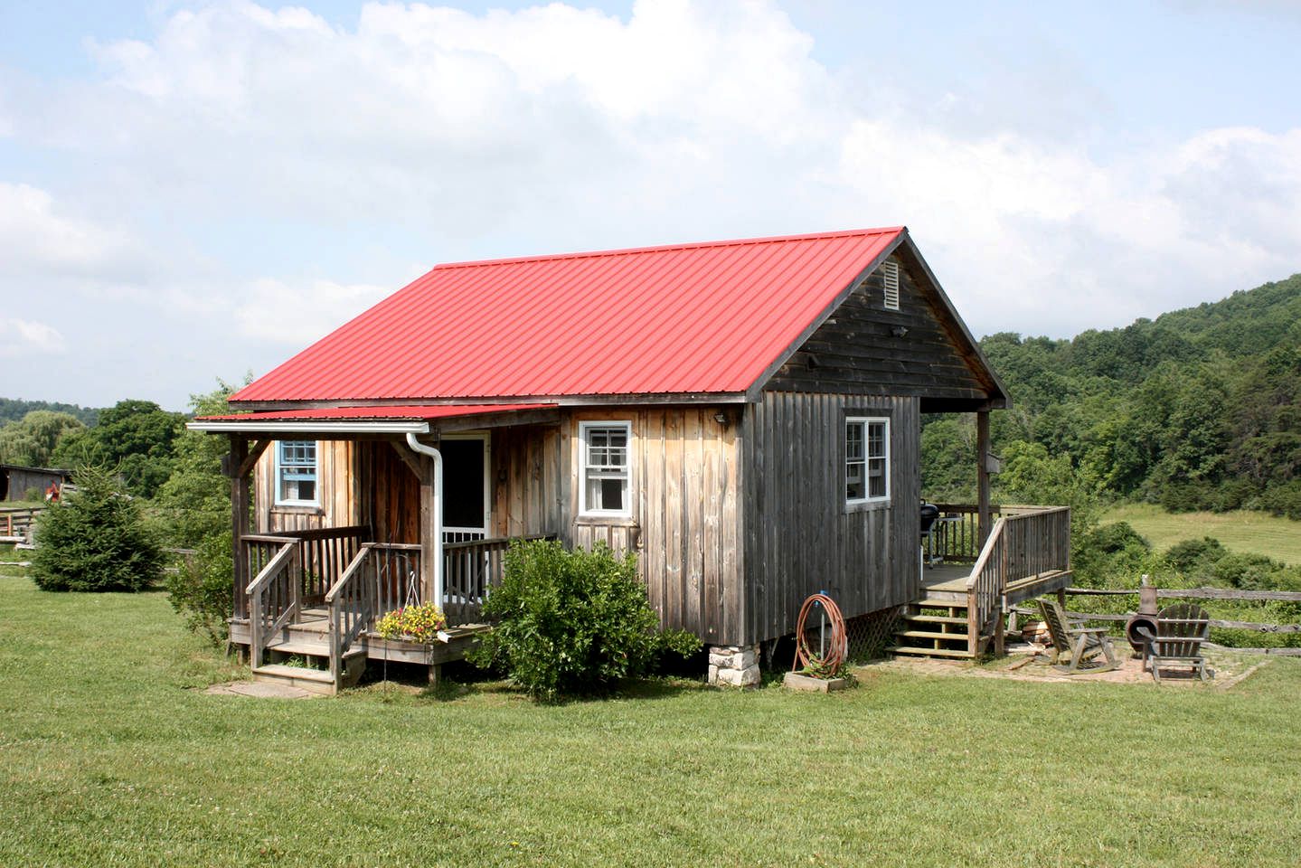 Cabins (Warm Springs, Virginia, United States)