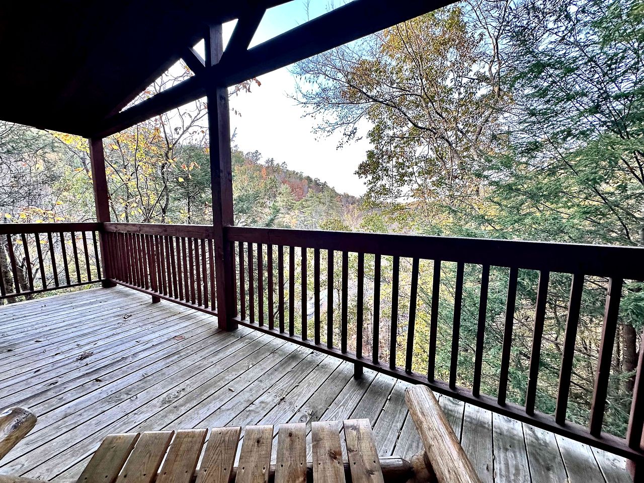 Embrace Nature in this Cosy Cabin with Hot-tub and Fireplace in  Sevierville, Tennessee