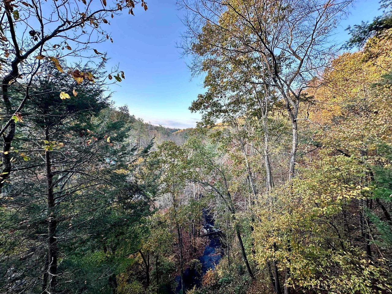 Embrace Nature in this Cosy Cabin with Hot-tub and Fireplace in  Sevierville, Tennessee