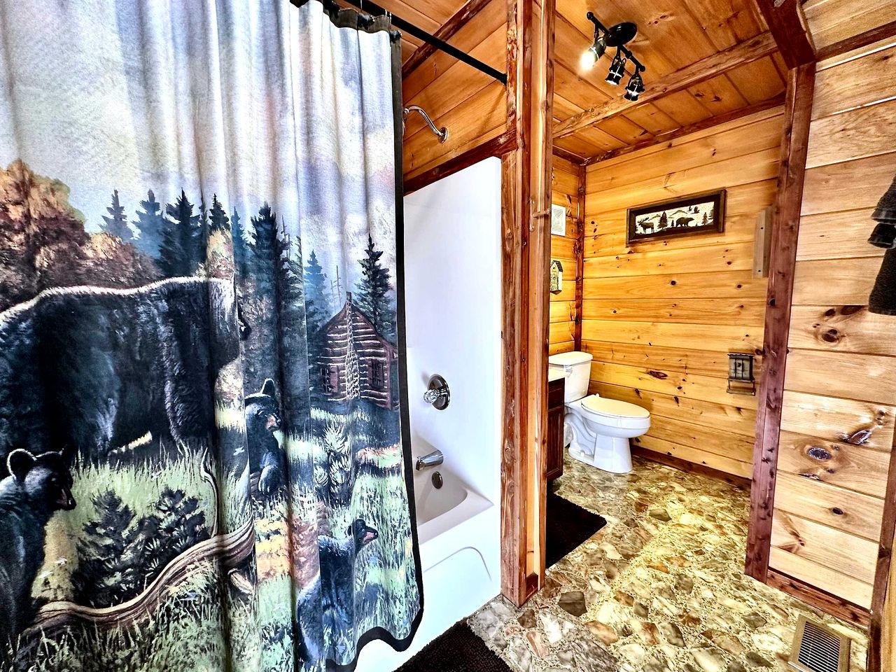 Embrace Nature in this Cosy Cabin with Hot-tub and Fireplace in  Sevierville, Tennessee