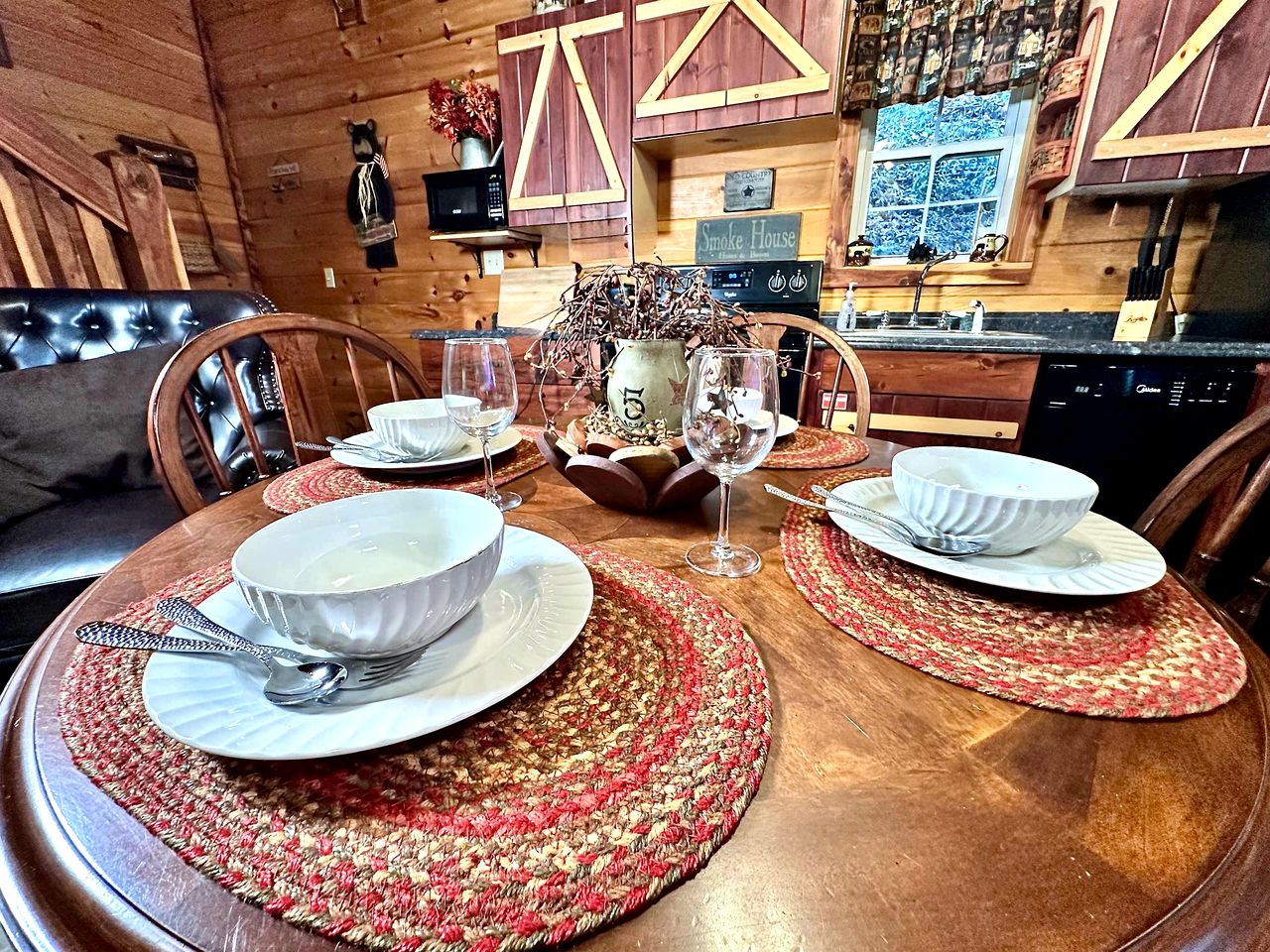 Embrace Nature in this Cosy Cabin with Hot-tub and Fireplace in  Sevierville, Tennessee