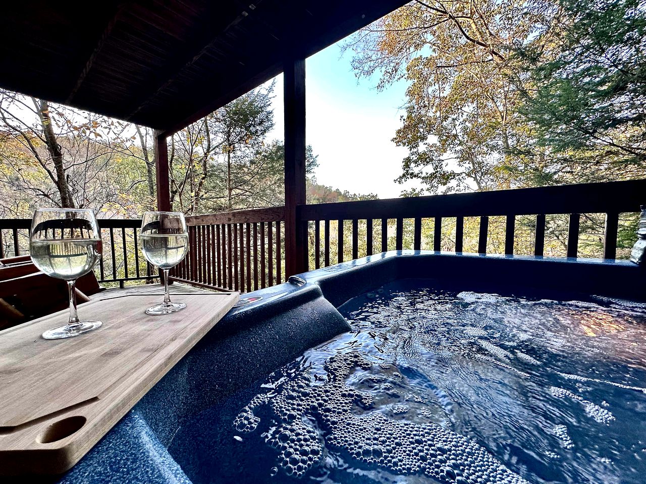 Embrace Nature in this Cosy Cabin with Hot-tub and Fireplace in  Sevierville, Tennessee
