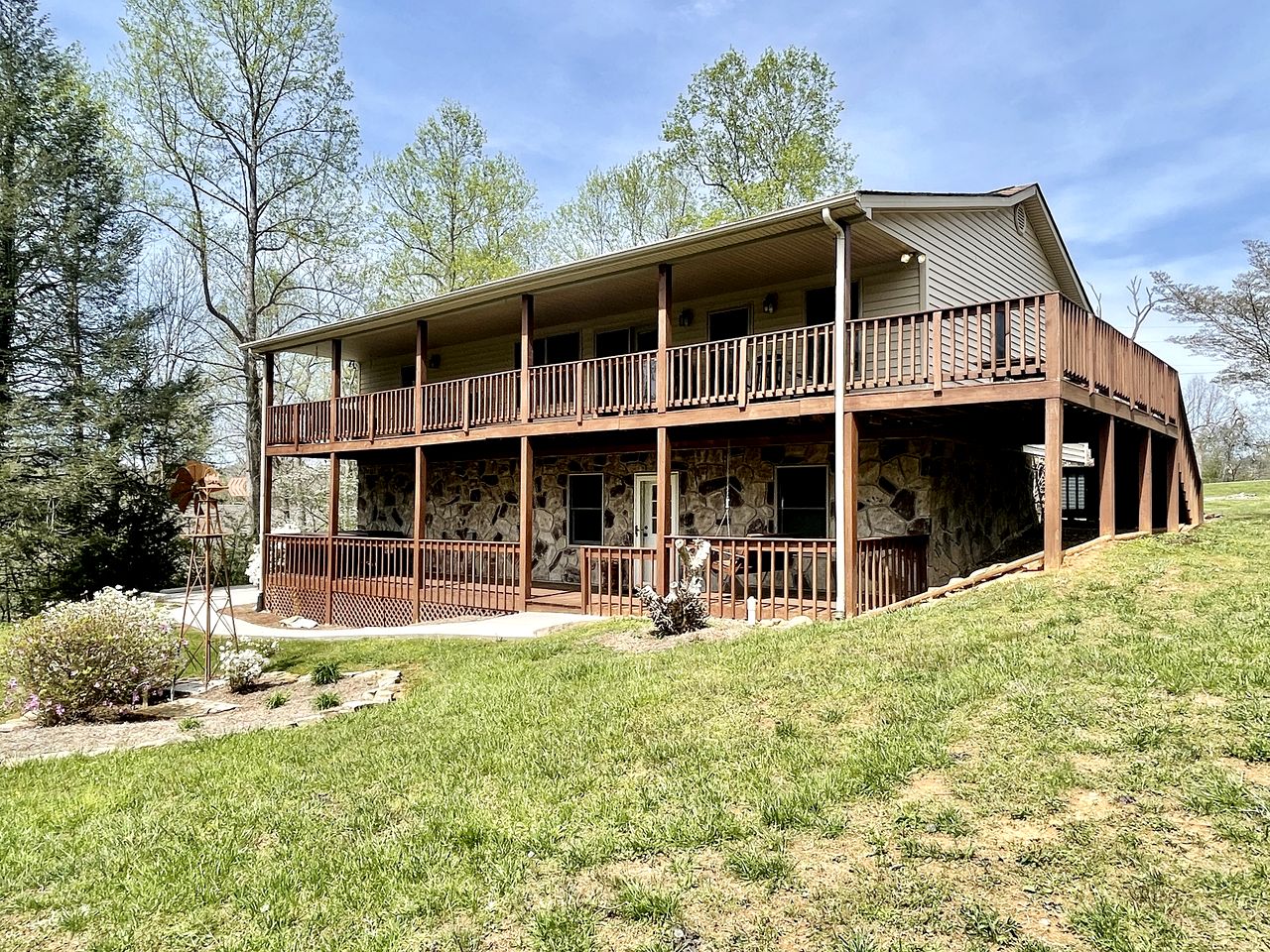 Gorgeous Cottage Nestled Amidst Trees with Foosball and Pool Table in Sevierville, Tennessee