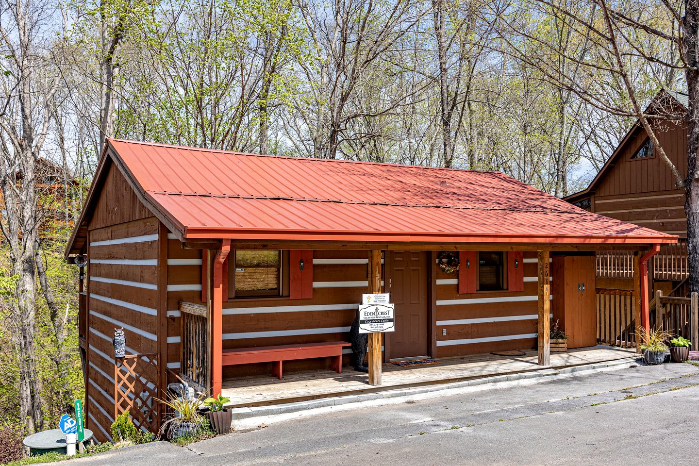 Cozy Cabin with Barbecue Perfect for a Romantic Getaway in Pigeon Forge, Tennessee