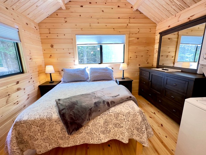 Cabins (United States of America, Steuben, Maine)