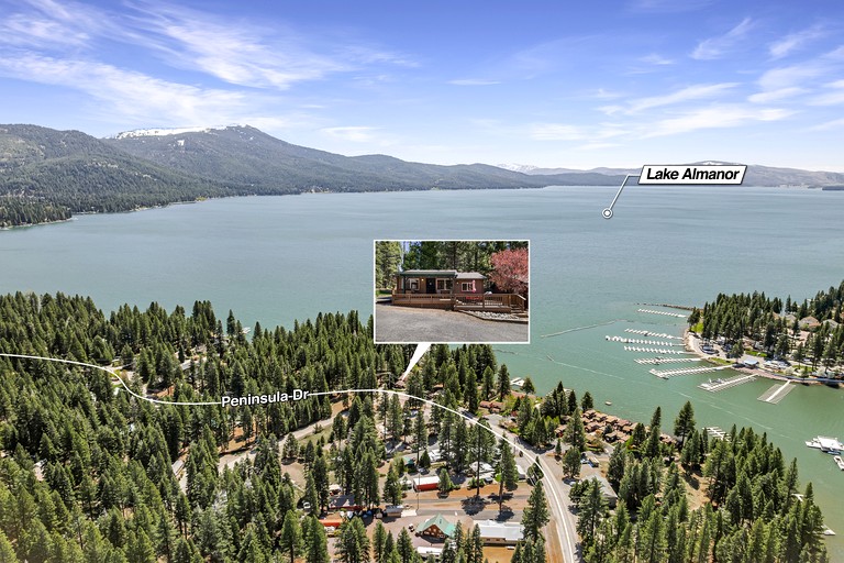 Cabins (United States of America, Lake Almanor, California)